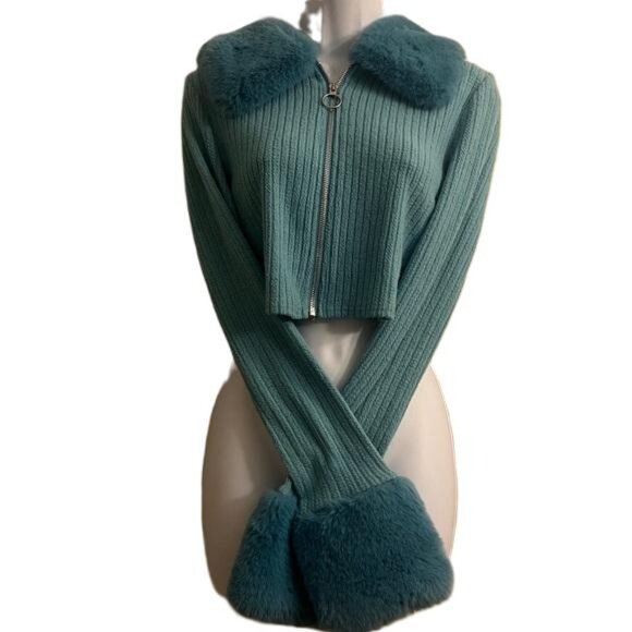 Fashion Nova Jackets & Blazers - Fashion Nova Turquoise Fuzzy Trim Cropped Blazer, Large